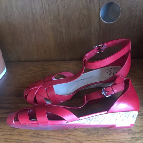 Isaac Mizrahi Shoes - Sandals Isaac Mizrahi Shoes - Sandals